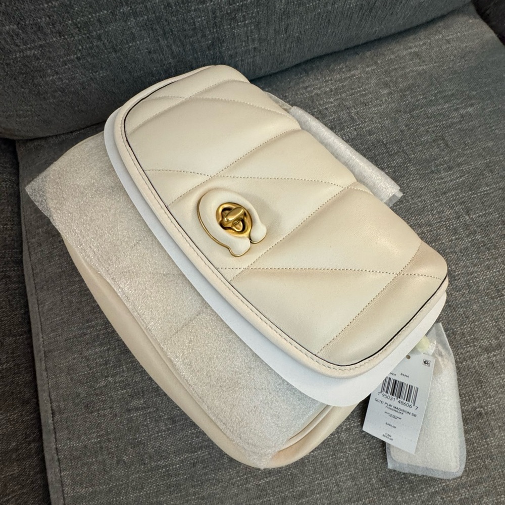 Coach Chalk Quilted Madison Shoulder Bag - Picture 4 of 14